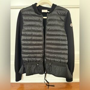 AUTHENTIC MONCLER down puffer sweater jacket Woman’s size Medium, damaged!